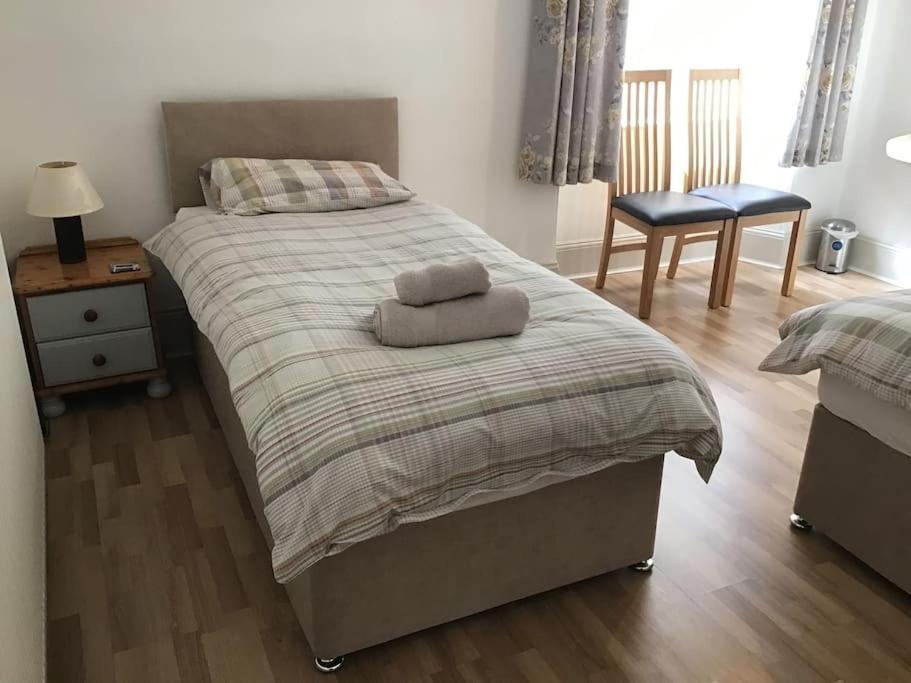 Spacious 2 Bedroom Flat In Heart Of بالاتر المظهر الخارجي الصورة