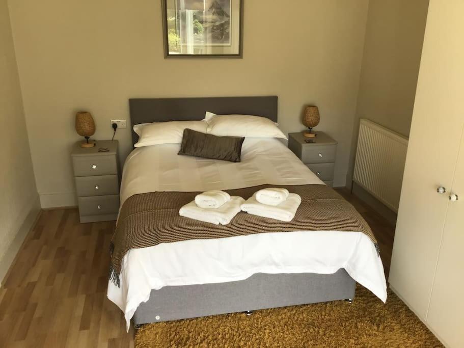 Spacious 2 Bedroom Flat In Heart Of بالاتر المظهر الخارجي الصورة
